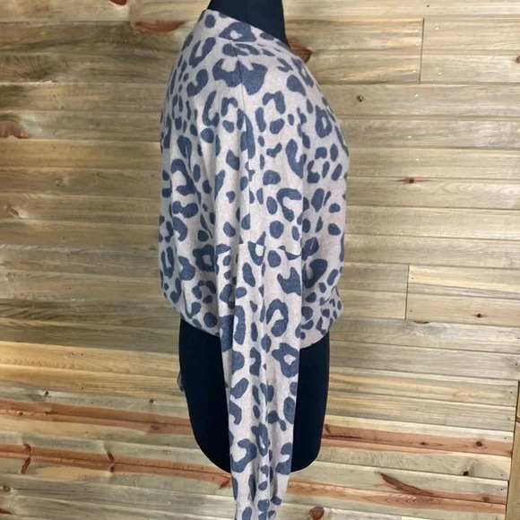 Final Touch Super Soft Animal Print Cardigan Size Small 0913 - Picture 3 of 5